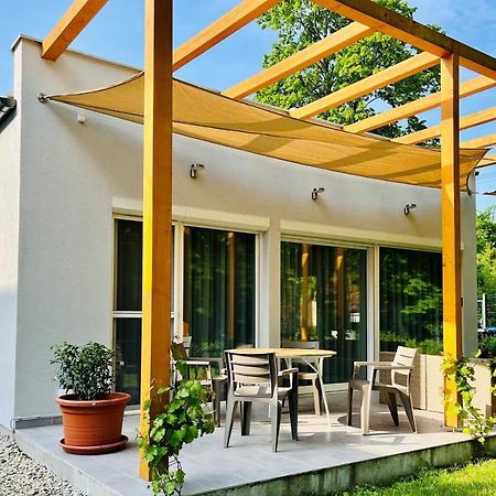 Aranygesztenye Apartmanhaz Balatonudvari Extérieur photo