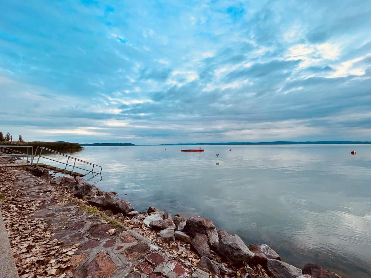 Aranygesztenye Apartmanhaz Balatonudvari Extérieur photo