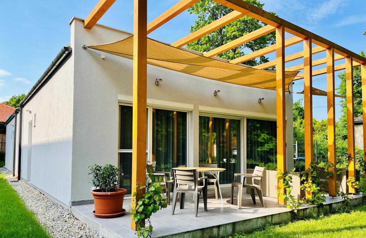 Aranygesztenye Apartmanhaz Balatonudvari Extérieur photo